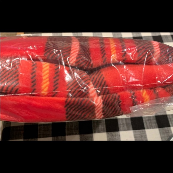 Victoria Secret Blanket - Picture 3 of 4